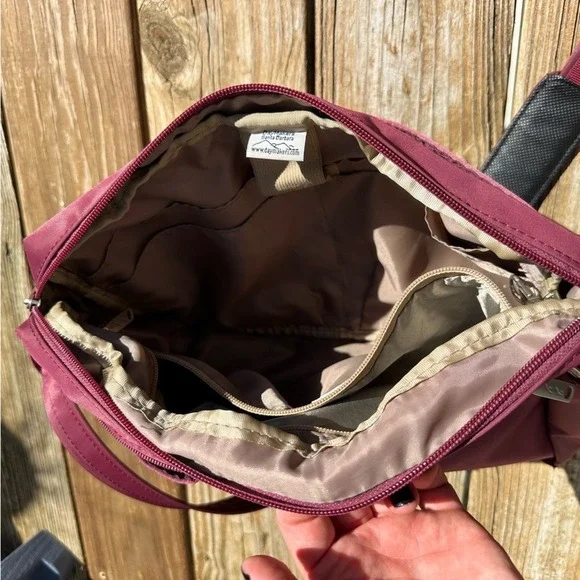 Unavailable - DayMakers Santa Barbara Anti-theft Crossbody Travel Bag - Picture 5 of 6